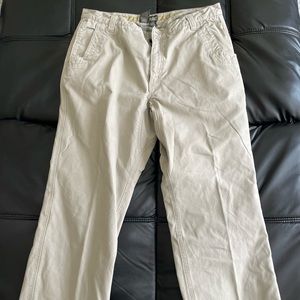 Mountain Khakis 40x32 ( Plaid inside )